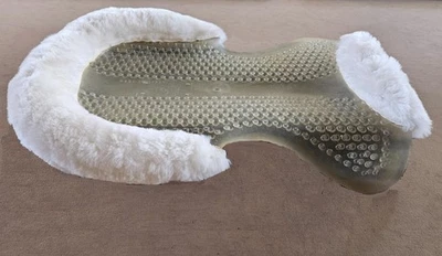 Almohadilla de gel terapéutica Acavallo con elevador frontal - Piel de oveja - Transparente Foto 1 de 4