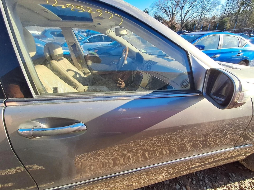 Used Front Right Door Assembly Front fits: 2005 Mercedes-benz Mercedes s-class 2 - Imagem 1 de 4
