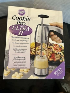 WILTON Cookie Pro ULTRA II Cookie Press Complete Set 16 Plus Bonus Discs 3 - Picture 1 of 5