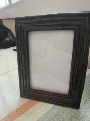 VINTAGE  RETRO FAUX BAMBOO FRAME For  4 X 6 Photo Easel Back KITSCHY - Image 1 of 4