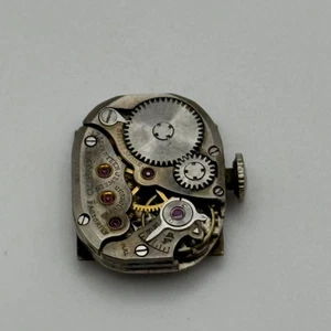Movado Montre Mouvement Manuelle Vintage pour Dames Suisse Pièces Réparation - Picture 1 of 4