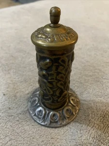 Porta fiammiferi decorativo in metallo miniatura vintage 4,5" - Foto 1 di 6