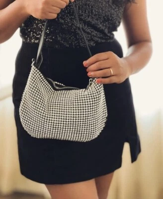 Cartera sin asas Montana West con lentejuelas plateada Foto 1 de 4