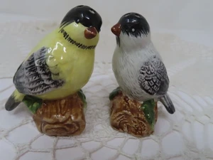 Vintage Sonoma Knollwood Porcelain Bird Salt and Pepper - Picture 1 of 4