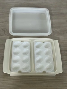 Vintage Tupperware Deviled Egg Keeper Carrier Tray 723-2 Khaki/Beige - Picture 1 of 8
