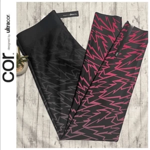Nuevo con etiquetas Leggings Ultracor Lightning Bolt Talla Pequeña En Baya - Imagen 1 de 13