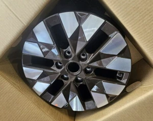 OEM 52910-CG220 WHEEL ASSY-ALUMINUM Gold 18 Inch for Hyundai Staria 2021~2024 - Picture 1 of 4