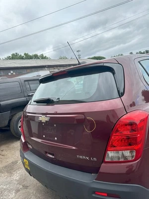 Used Deck Lid fits: 2016 Chevrolet Trax solar tint opt AKP w/rear view camera op Foto 1 de 4