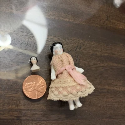 古董素瓷微型娃娃和迷你娃娃半身像,头。 迷你娃娃屋 — 第 1/2 张图片