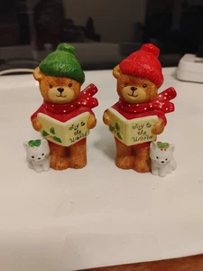 Set Of 2 Enesco Bear Christmas Carolers Rigglets 1979 - Picture 1 of 8
