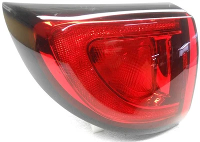 Lámpara trasera incandescente exterior lado izquierdo fabricante de equipos originales Chrysler Pacifica Voyager 68229029AB Foto 1 de 4