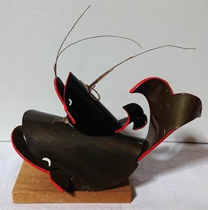 Japanese Wave-Riding Mother & Baby Whales Kujira-Bekkou Traditional Crafts Rare - Picture 1 of 15