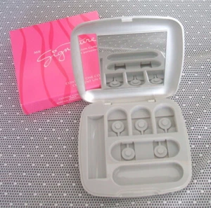 Mary Kay Signature CUSTOM COMPACT ~ New in Box ~ Unfilled - Picture 1 of 4