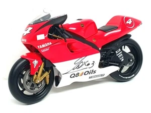 Minichamps 1/12 Scale 122 006304 - Yamaha YZR 500 Biaggi 2000 SIGNED - Picture 1 of 7