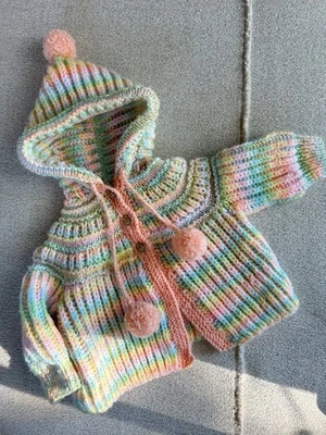 Suéter Tejido Bebé Hecho a Mano Arco Iris Pastel Perro Botones De Colección Foto 1 de 4