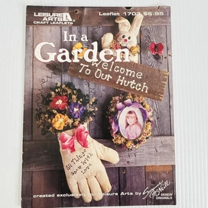 Leisure Arts Crafts Leaflet 1703 IN A GARDEN Suzanne McNeill Dried Flowers - Bild 1 von 9