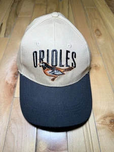 Cappello Berretto Baltimore Orioles Khaki Snapback Festa del Papà Gioco 6/2024 SGA Baseball - Foto 1 di 11