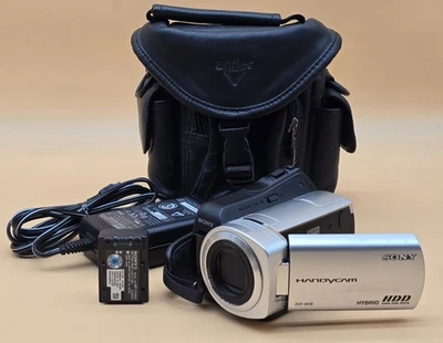 Sony Handycam DCR-SR36E 40GB HDD Digital Camcorder With Nightshot. - Image 1 of 4