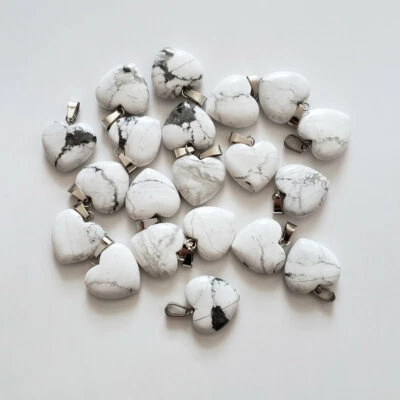 Pingentes de amuletos de amor coração pedra turquesa branca natural moda atacado 50 peças - Imagem 1 de 4