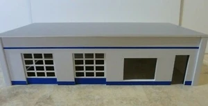 New-Custom Made Model Garage/Gas Station/Store/Office 1:18 model Diorama - Picture 1 of 7