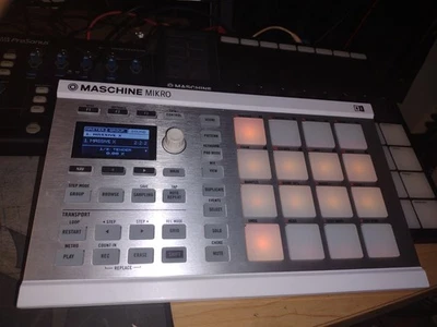 Native Instruments Maschine Mikro MK2 Groove Production Studio White - Image 1 of 4