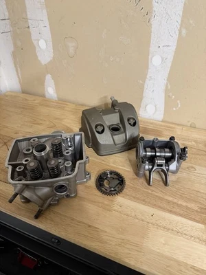 **2007-08**HONDA CRF450**MONTAJE COMPLETO DE CULATA/ÁRBOL DE LEVAS/VÁLVULAS OEM** Foto 1 de 4