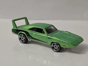 69 DODGE CHARGER DAYTONA - HOT WHEELS GREEN - HW WORKSHOP 234/250 - Picture 1 of 2