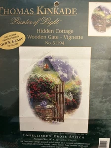 Thomas Kinkade. Verziertes Kreuzstich-Set. Hidden Cottage. Neu - Bild 1 von 3