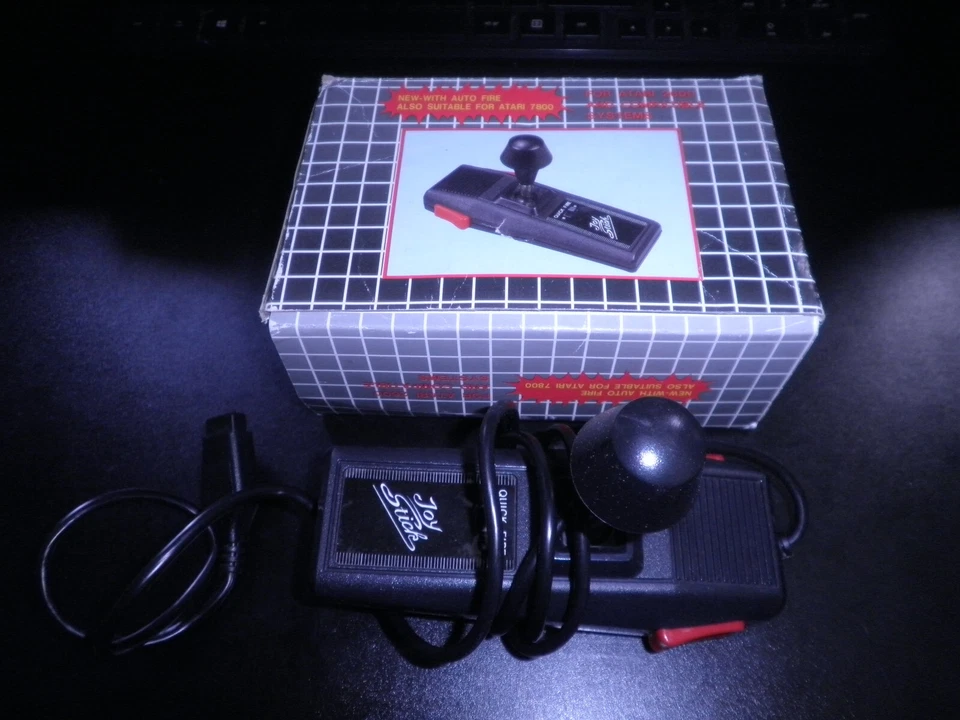 atari 2600 / 7800  pro-line deluxe joystick controller - boxed - Image 1 of 1