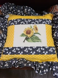 New Handmade Quilted Fine Needlepoint Sunflower Daisy Ruffled Edge Throw Pillow - Picture 1 of 10