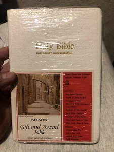 Holy Bible KJV Words Of Jesus In Red - white faux leather cover Nelson 162W New - Picture 1 of 3