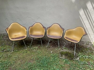 4 sillones firmados Eames/Herman Miller Naugahyde y fibra de vidrio - como están - (4)- Foto 1 de 4