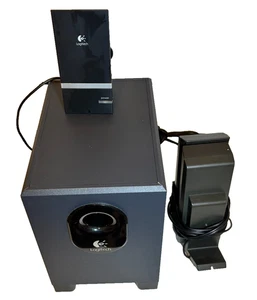 Logitech X-240 Computer Speaker System With Sub Woofer Pre Owned - Photo 1/4