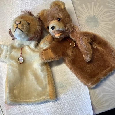 2 alte Handpuppen Hermann Teddy, 60/70 Jahre, Bär und Löwe - Bild 1 von 4