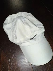 Nike Women’s DRI-FIT Featherlight Tennis Golf Cap Hat White - Picture 1 of 7