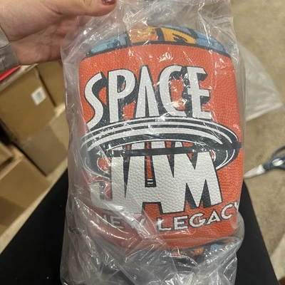 SPALDING X SPACE JAM BASKETBALL ANL - Image 1 of 3