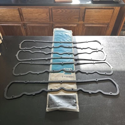 4-New OEM GM 3930912 Gasket Valve Rocker Cover For 6 Cyl. Inline 6 Engine - Image 1 of 4