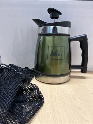 Mesa REI CoOp francesa café prensa tampo aço inoxidável isolamento a vácuo 48 oz  - Imagem 1 de 4