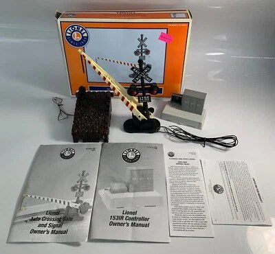Lionel 6-62162 Operating Crossing Gate & Signal w/ Extras & Box (Untested) - Image 1 of 4