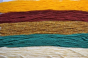 Fall Festival Mix/Lot 11/0 Czech Glass Seed Beads Green/Ivory/Travertine 5 Hanks - Picture 1 of 1