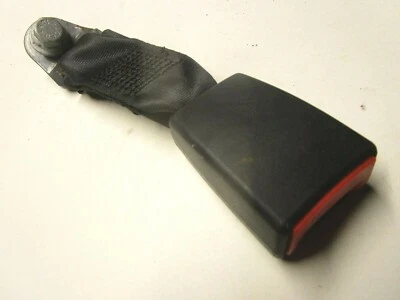 Nissan Micra 3 puertas MK3 K12 - hebilla lateral del cinturón de seguridad para conductores traseros - derecha Foto 1 de 3