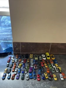 Lote de trabajo de 70+ coches de juguete fundidos a presión vintage Inc Hot Wheels - Imagen 1 de 17