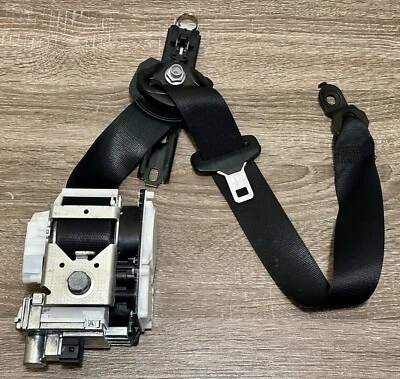 🌟Оригинальный натяжитель переднего левого ремня безопасности Mercedes-Benz класса GL X164 2010-2012 годов выпуска - Изображение 1 из 4