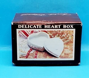 Zarte Porzellan Herz Box von Simply Elegant Collection - Bild 1 von 10