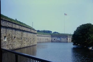 Fort Monroe Moat Original 1970 35mm Kodachrome Color Slide Vintage - Picture 1 of 5