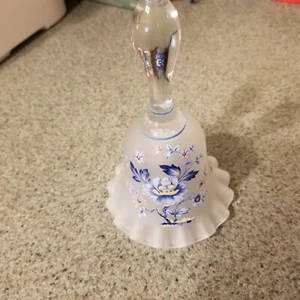 Vintage Westmoreland mattierte Glocke handbemalt blaue Blumen klare Oberseite Glas - Bild 1 von 2