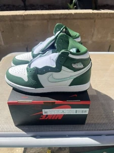 Nike Air Jordan 1 Retro High OG Gorge Green 575441-303 GS Size 4Y - Picture 1 of 5