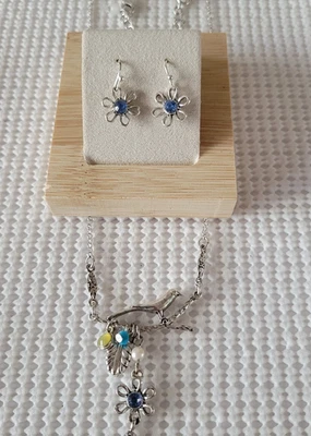 Avon Silver Tone Dewey Dazzle Bird Necklace Pierced Dangle Flower Earring Set - Image 1 of 4