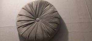 Beautiful Round Cushion - Picture 1 of 6