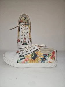 BORN WOMENS SIZE 9 FLORAL TAMARA SNEAKER SHOE New without Box - Picture 1 of 6